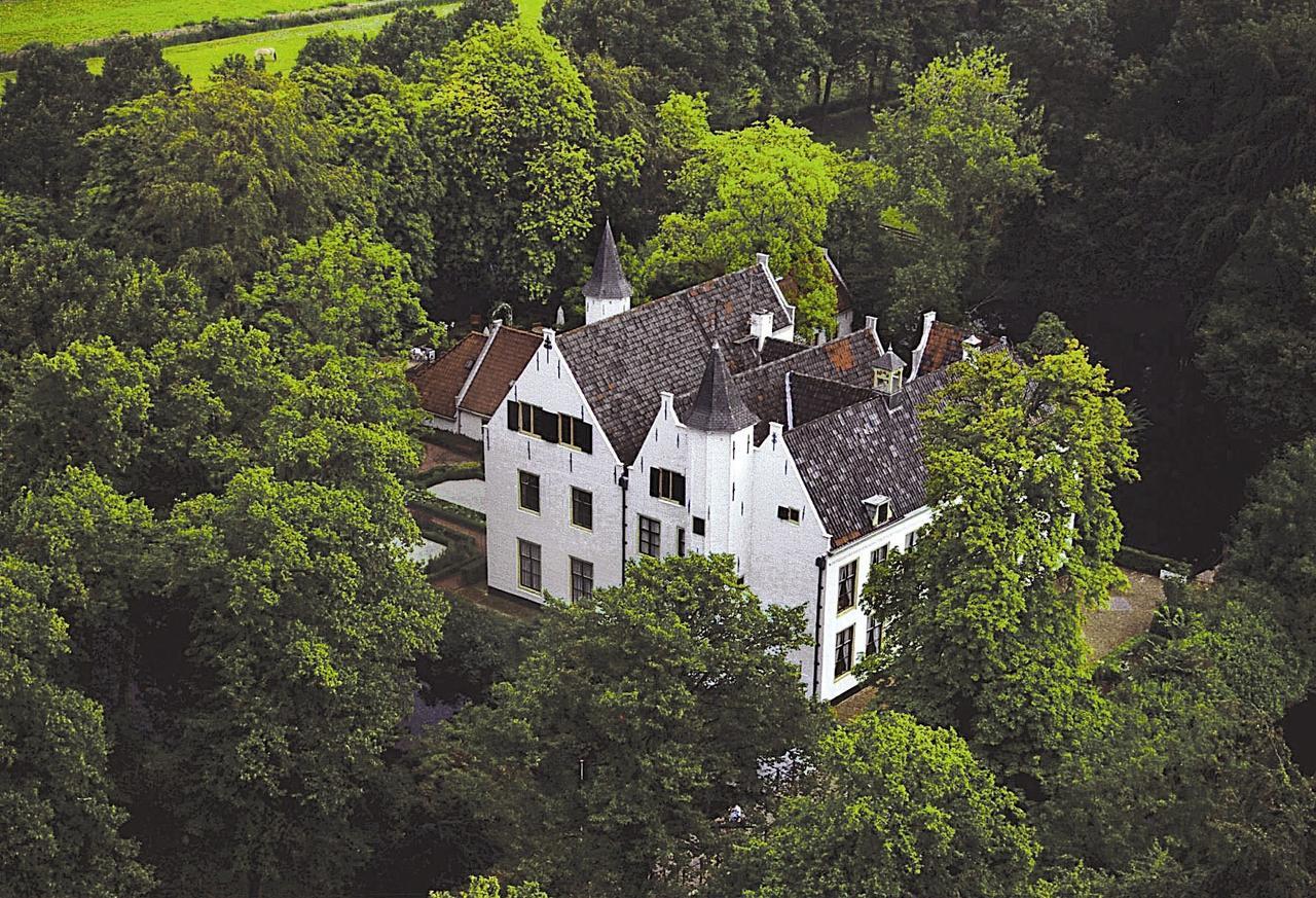 Het Kasteel Van Rhoon Het Koetshuys Bed and Breakfast Esterno foto