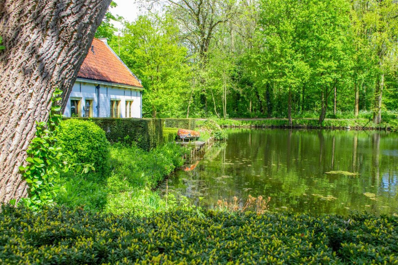 Het Kasteel Van Rhoon Het Koetshuys Bed and Breakfast Esterno foto